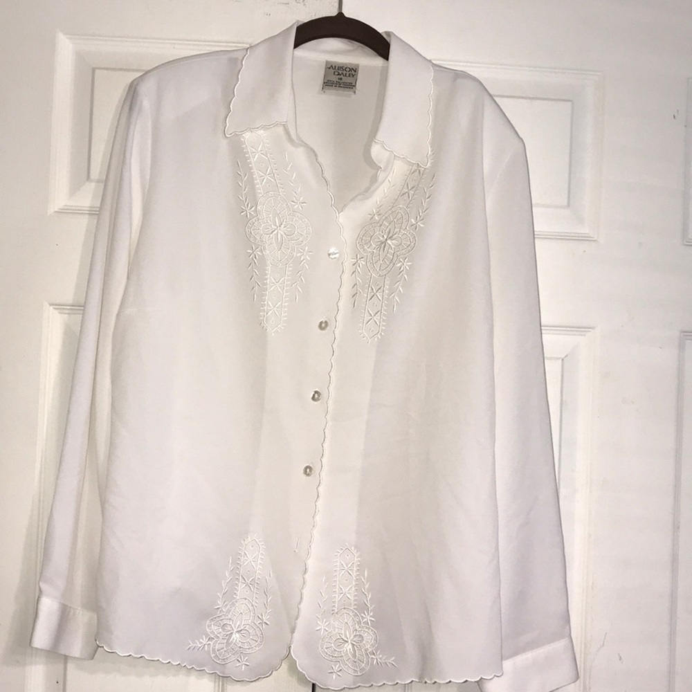 Beautiful Women’s Blouse